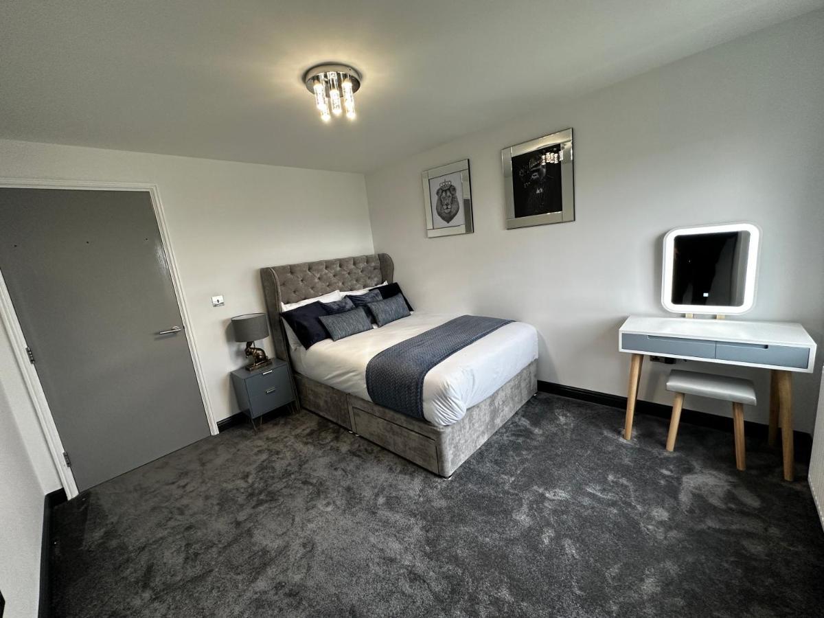 Two Bed Apartment With Balcony Slough,Windsor,Legoland Экстерьер фото