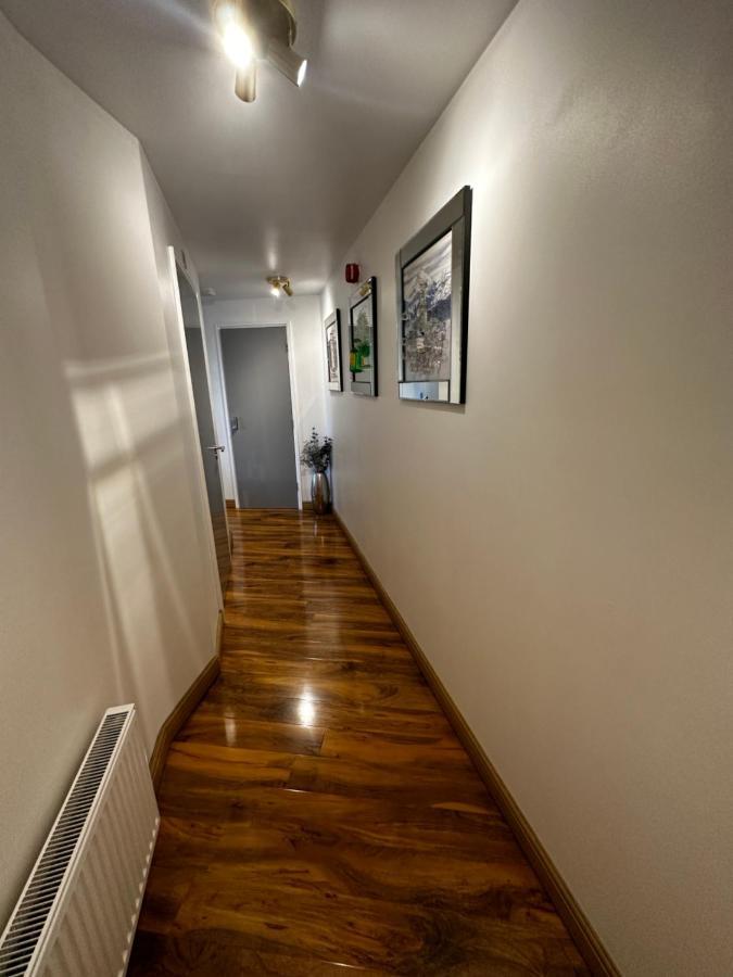 Two Bed Apartment With Balcony Slough,Windsor,Legoland Экстерьер фото